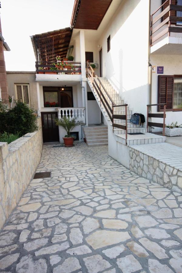 Apartment Vrbnik 5301B Exterior photo